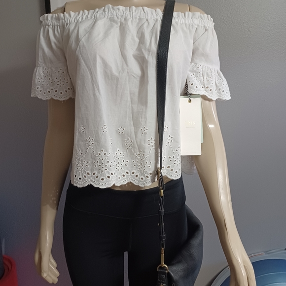IRIS Los Angeles off the shoulder blouse with eyelet trim New with Tags Size M - Picture 2 of 7